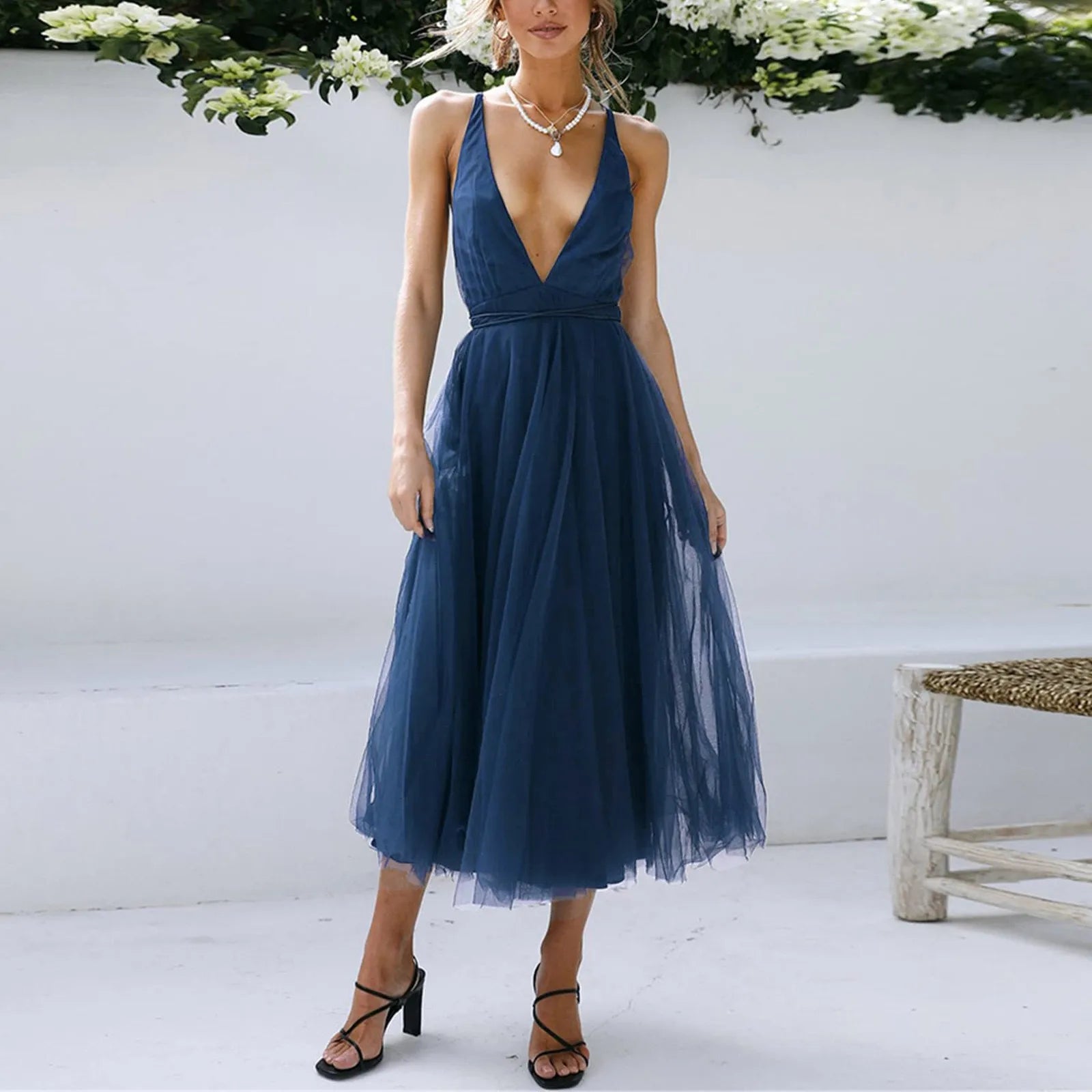 DressBetty - 2024 Lace-Up Empire Waist Deep V-Neck Backless Tulle Bridesmaid Midi Dress Fashionable Off-Shoulder Dress Midi