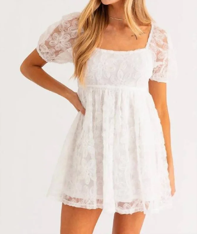 Short Sleeve Mini Dress In White Comfortable Off-Shoulder Mini Dress