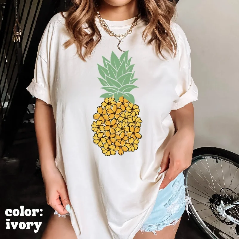 Hawaiian Beach Tee - Puakenikeni Flower Pineapple Tee - Women's Oversized Summer Beach Tee - Comfort Colors Unisex Tee Fleece Nylon Spandex